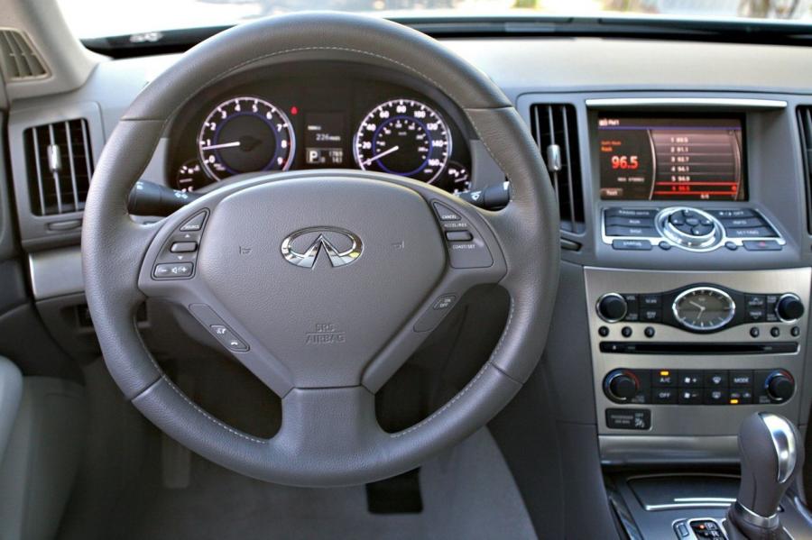  Infiniti G25 2011 года  (фото 20 из 27)